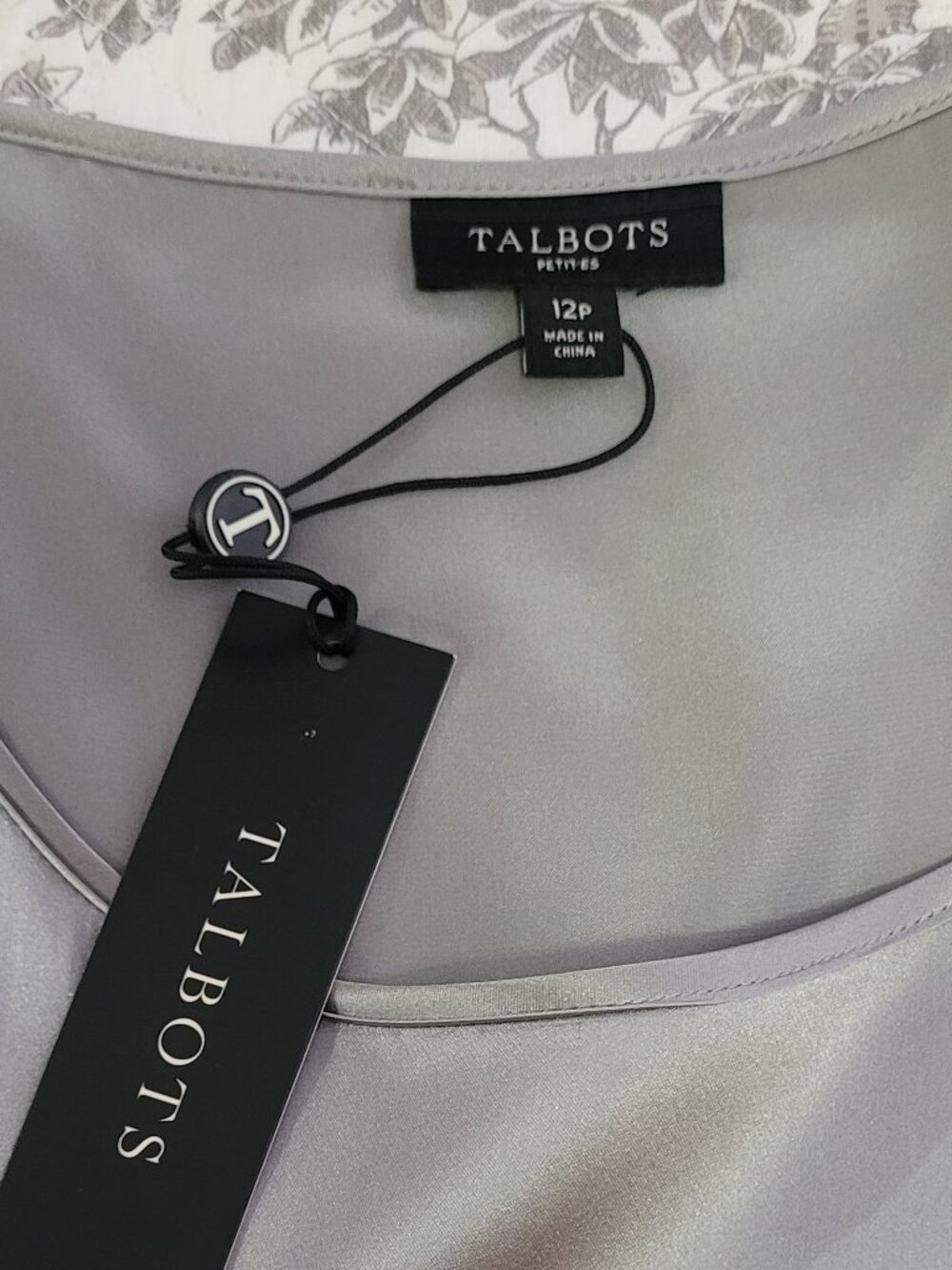 Talbots Gray Silk Scoop Neck Sleeveless Shell Tank Blouse Size 12P NWT - Picture 2 of 6